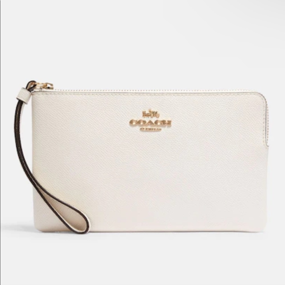 NWOT Coach Large Corner Zip Wristlet